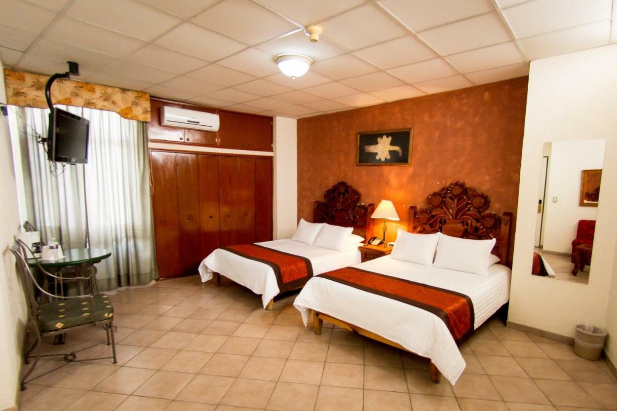 Hotel Real Azteca Boulevard León Exterior foto